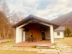 Căsuța de lângă moara